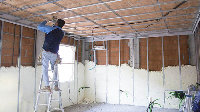 isolare il soffitto e le pareti