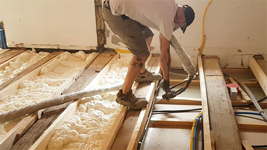 isolamento termico ed acustico solaio in legno con ICYNENE